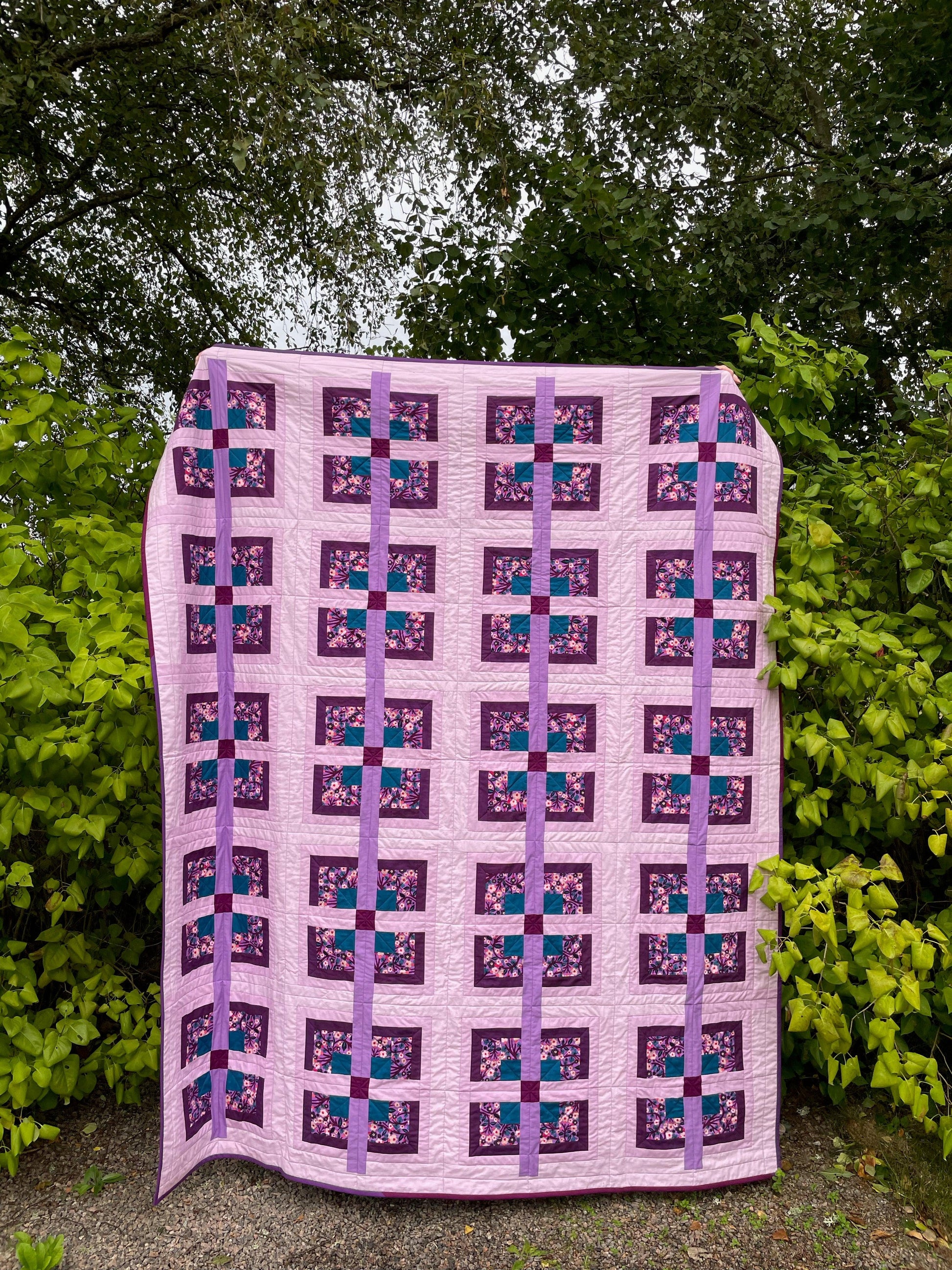 Quilt outdoors.